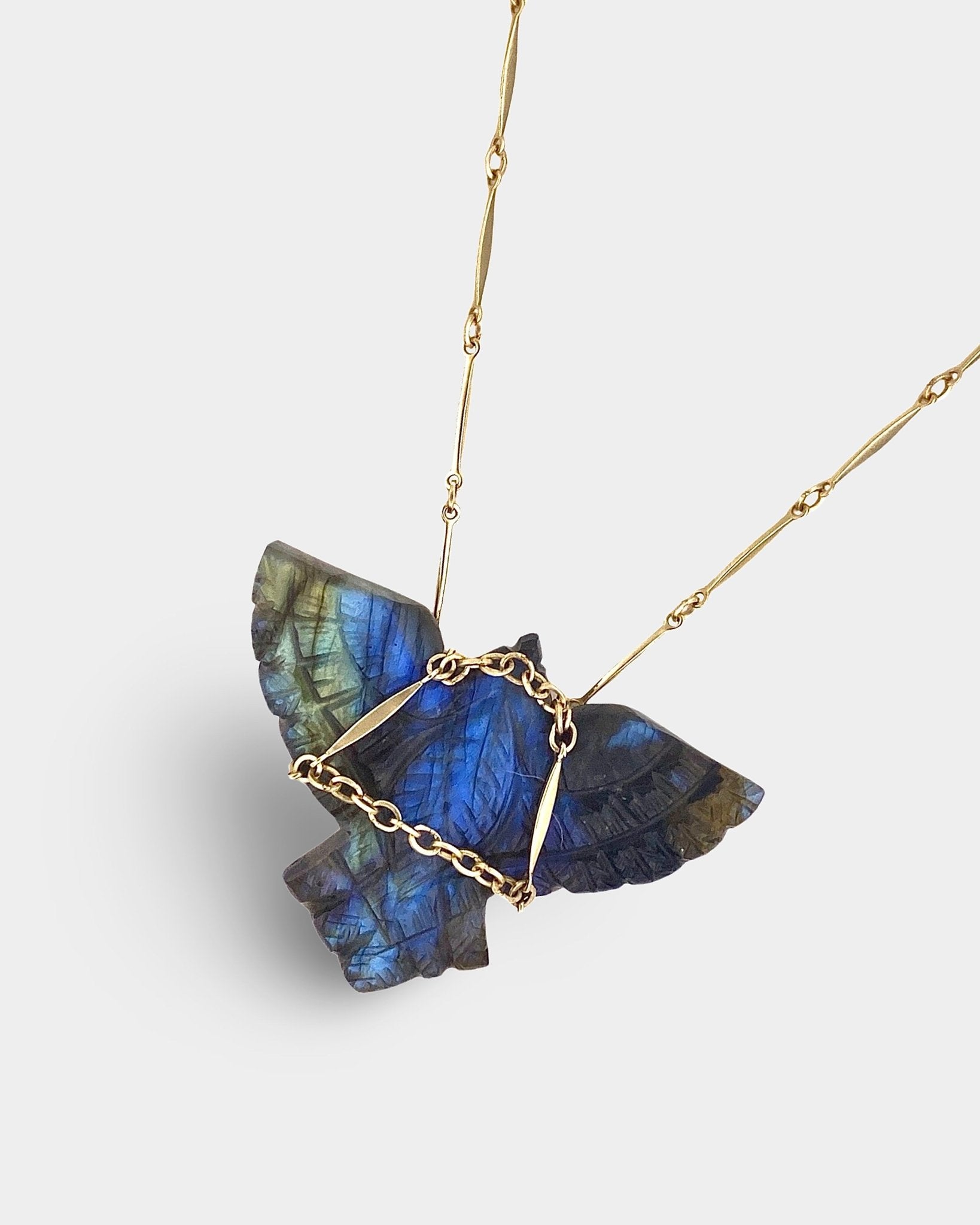 LABRADORITE BIRD CARVING NECKLACE - Hey Babe LA