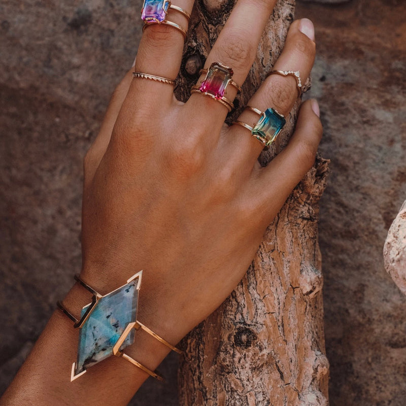 🦄 GODDESS ISIS BANGLE IN LABRADORITE - Hey Babe LA